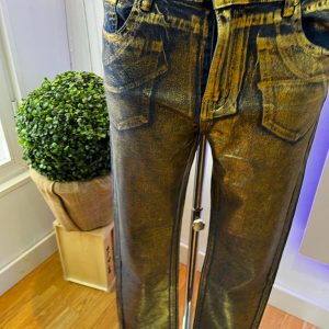 PANTALÓN MODELO LEDA