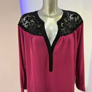 BLUSA MODELO LARA