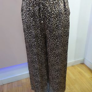 PANTALÓN MODELO KISA